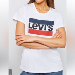 Levi’s women’s tee